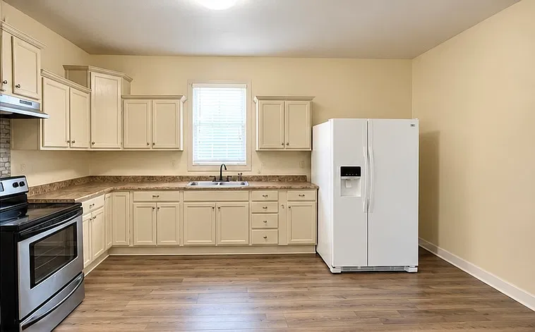 3 bed, 1682 sqft, $1,100 — Photo 3