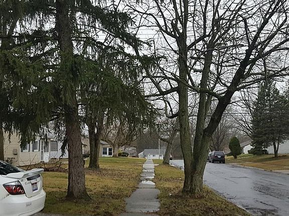 3rd image of 4406 Redonda Ln