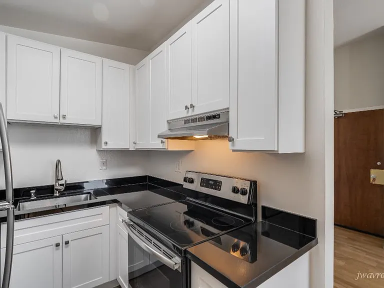 1601 Grant Ave #3D — Photo 2