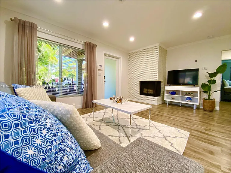 1119 NW 7th Ave — Photo 10