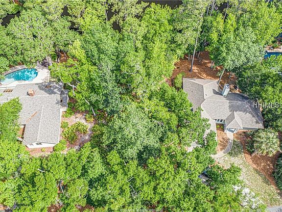 3rd image of 40 Heath Dr