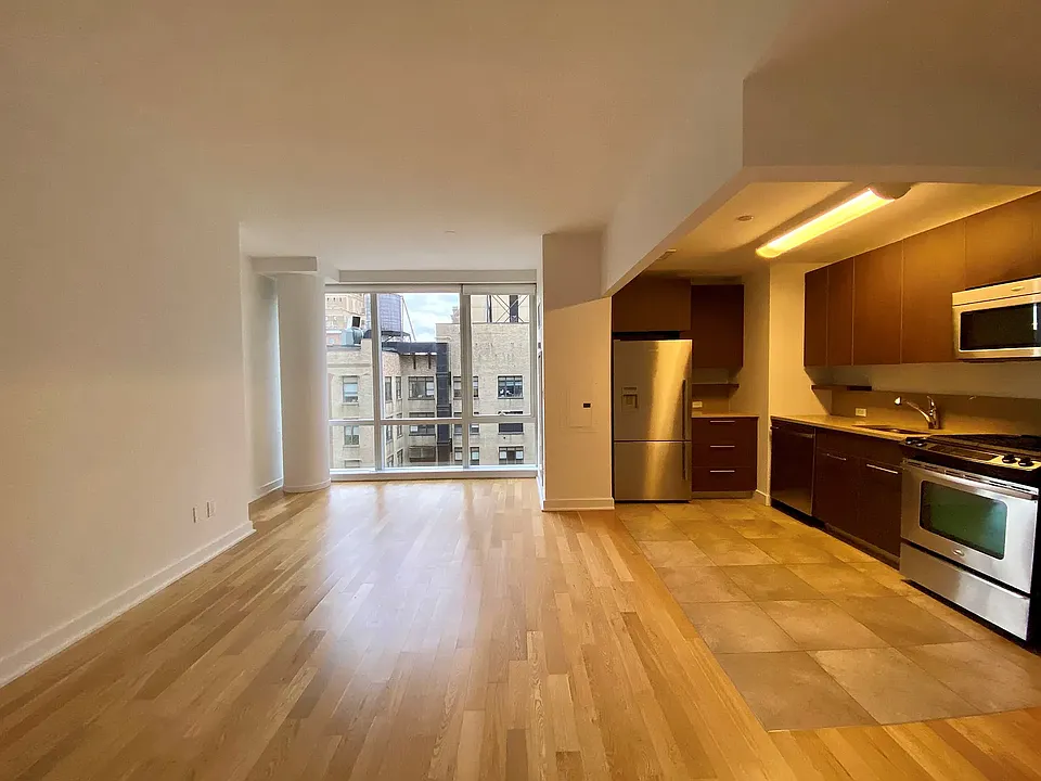 885 6th Ave #20A