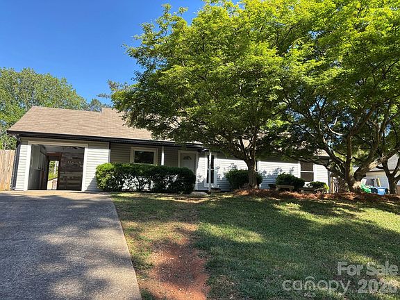 3rd image of 7115 Willow Bend Ln