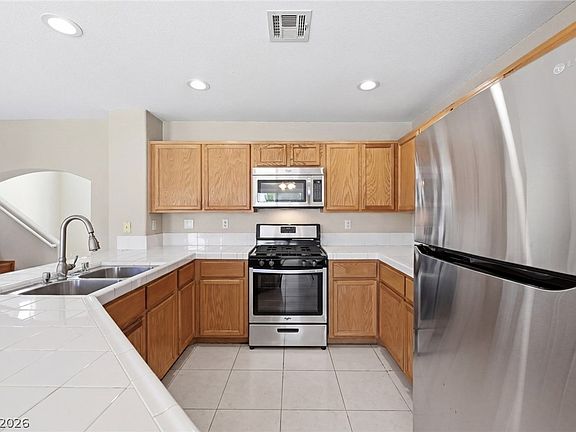 3rd image of 8500 Twinkling Topaz Ave