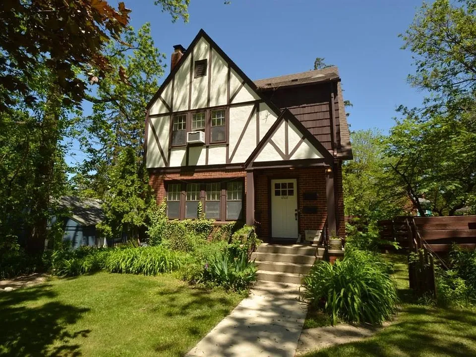 1808 Dexter Ave #2
