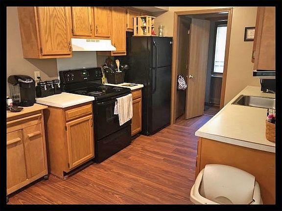 3rd image of 1047 Forest View Dr S