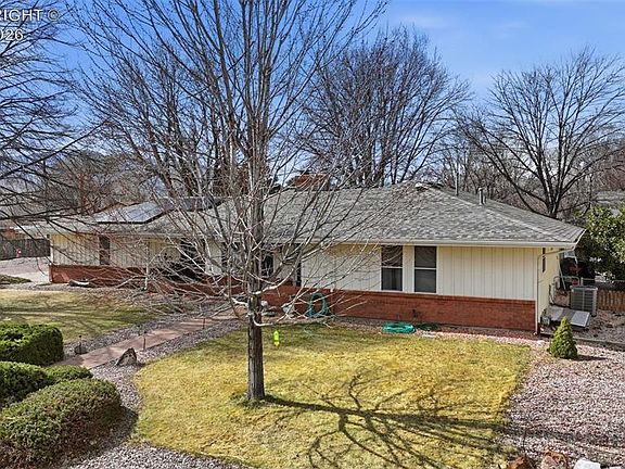 5th image of 682 Ridgewood Rd