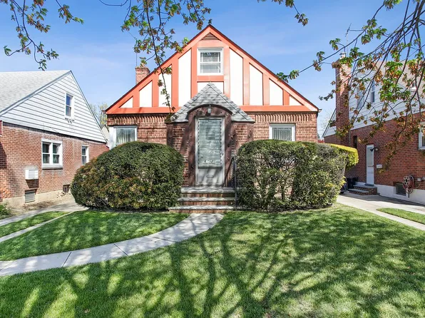 67-23 183rd St, Fresh Meadows, NY 11365