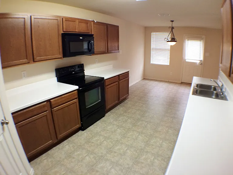 2805 Cameron Way — Photo 7