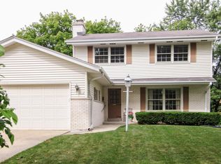 4611 N Marlborough Dr, Whitefish Bay, WI 53211