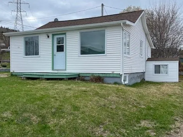 124 Bearse St, Dalhousie, NB E8C 1E5
