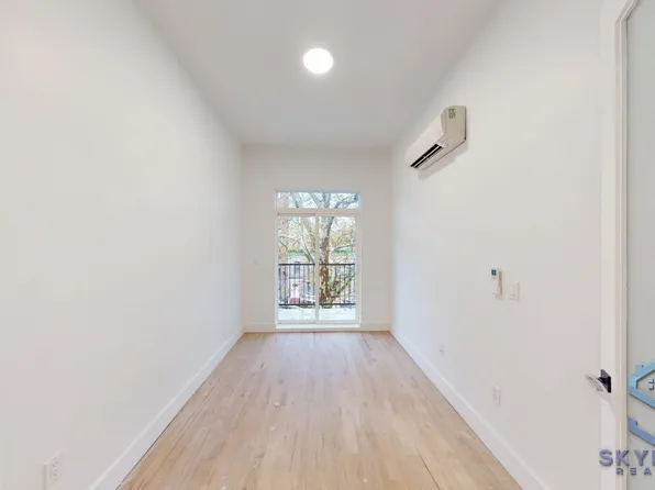 897 New York Avenue image 13 of 28