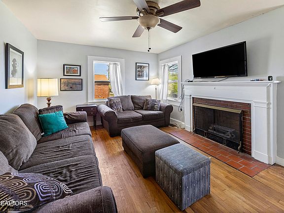 4th image of 2223 Holbrook Dr