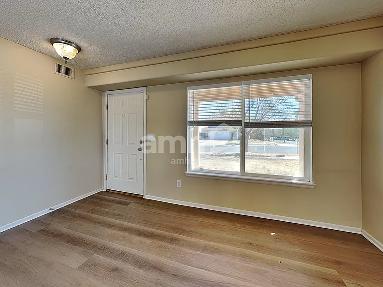 4051 N Orleans St — Photo 5