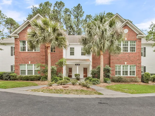 204 Golfview Ln, Summerville, SC 29485