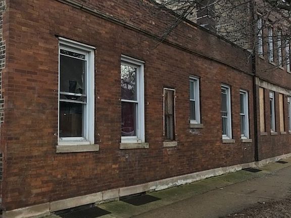 3rd image of 2658 W 21st Pl