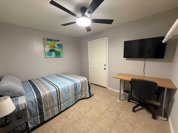 (undisclosed Address), Houston, TX 77033