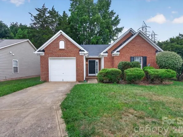 9207 Amy Dr, Charlotte, NC 28213