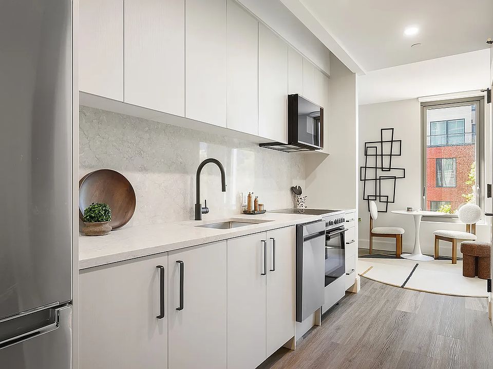 1st image of 65 Dupont St #202
