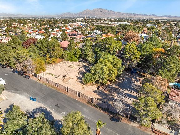 4th image of Robar St