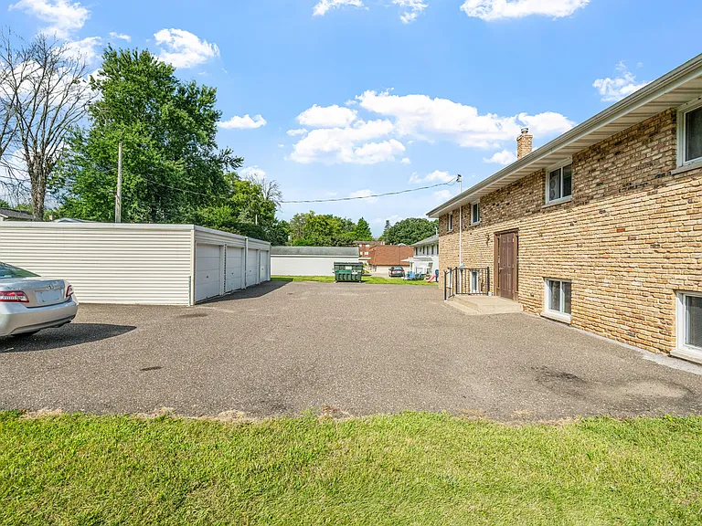 Arcadia Quadplex 2180 (garages)