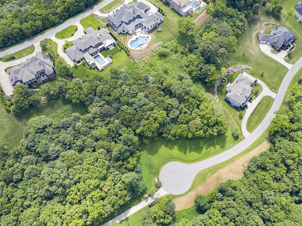 1st image of 326 Lionheart Way