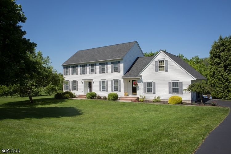 1st image of 13 Dorset Ln