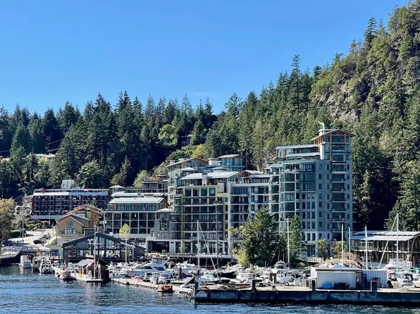 6687 Nelson Ave #6XX, West Vancouver, BC V7W 1Z9