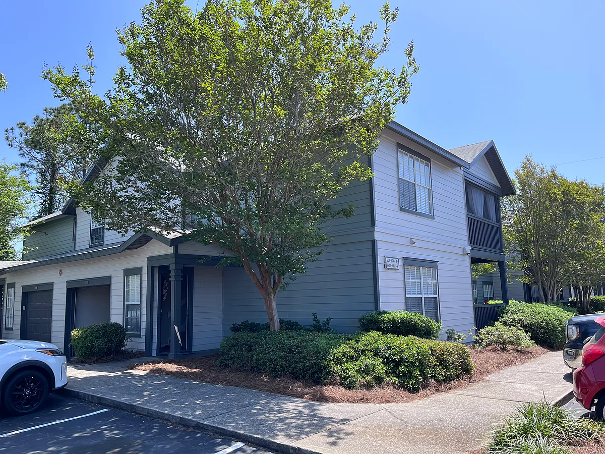 Building Photo - 602 Paddock Club Dr