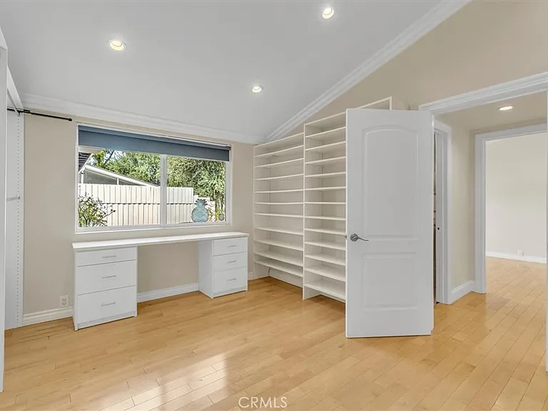 6201 Corbin Ave — Photo 12