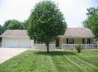 608 Hamblen Rd, Greenwood, MO 64034
