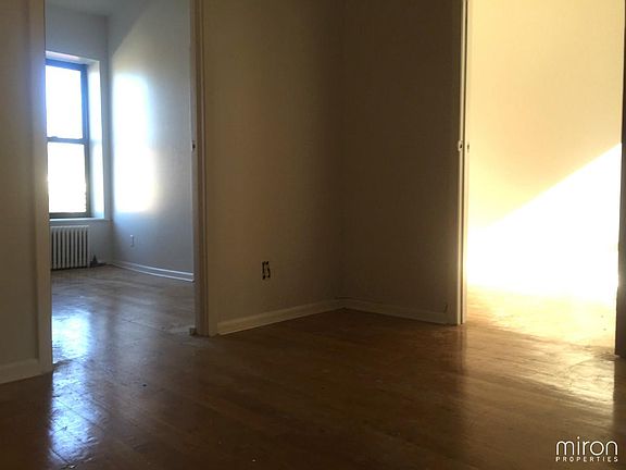 3rd image of 31 Diamond St APT 10