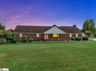 632 Circle Dr, Woodruff, SC 29388