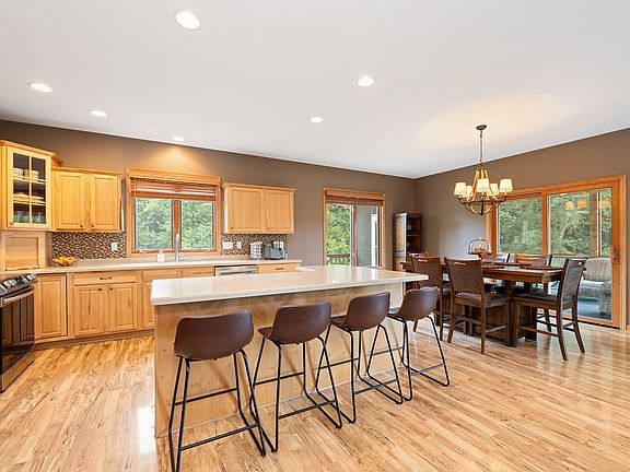 5th image of W7265 Robins Way