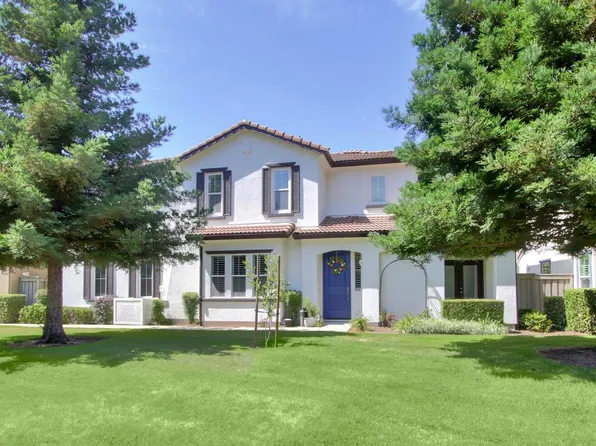 8034 Linda Isle Ln, Sacramento, CA 95831