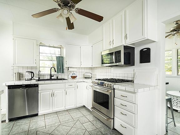 5th image of 308 NW 4th St