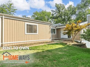 907 Award Dr, Ballwin, MO