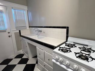 Downstairs Studio On Alamitos Beach Area, Long Beach, CA 90802