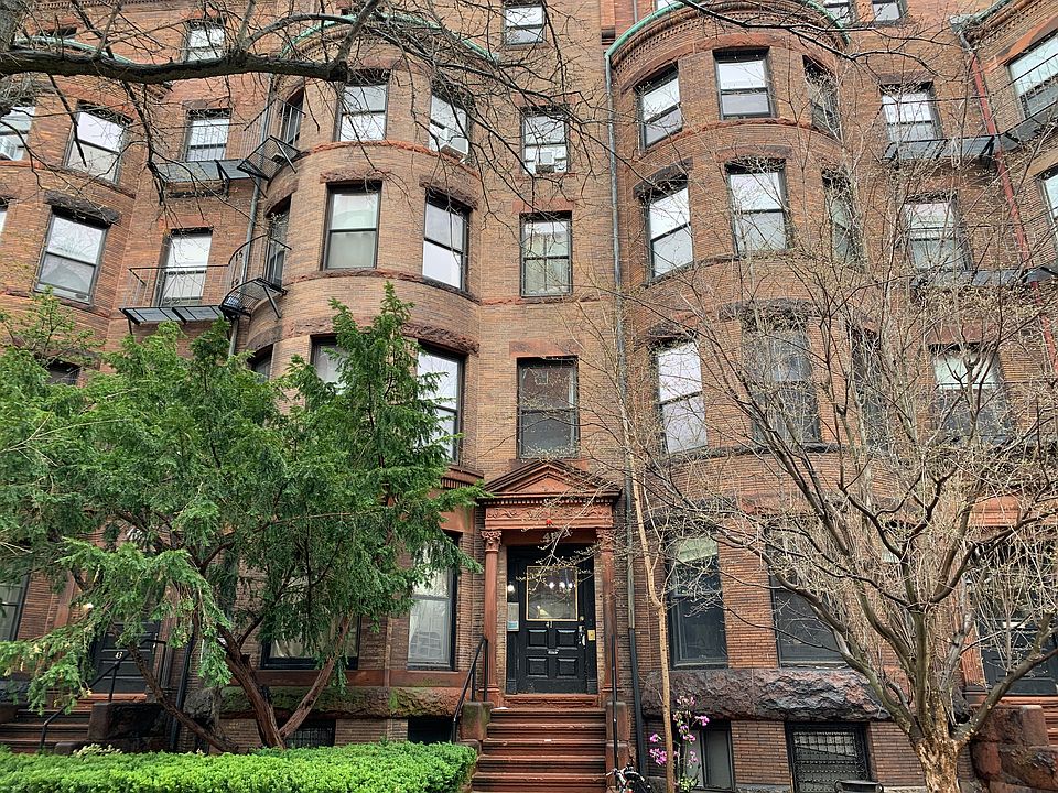 2nd image of 41 Bay State Rd APT 3F