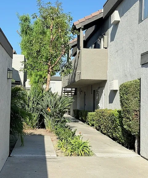 Villa Vista Apartments — Photo 12