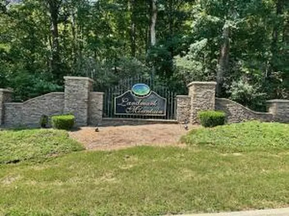 23 Summit Dr, Rocky Mount, VA 24151