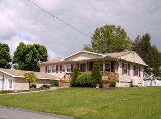 1124 W Walnut St, Valley View, PA 17983