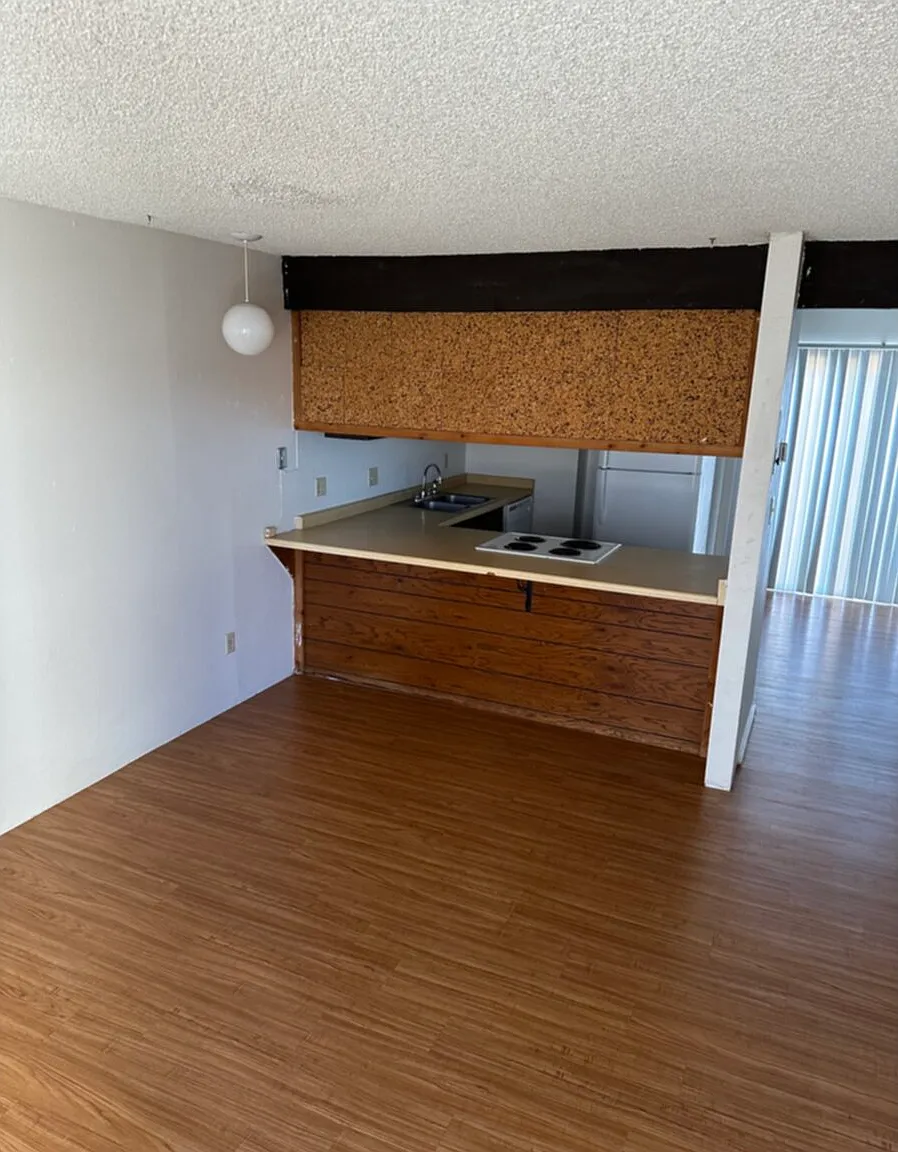 2 bed, 1.0 bath, $950 — Photo 2