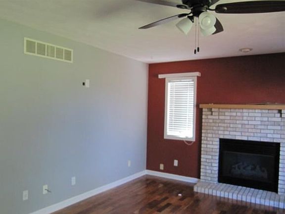 4th image of 3601 W Brenwick Dr