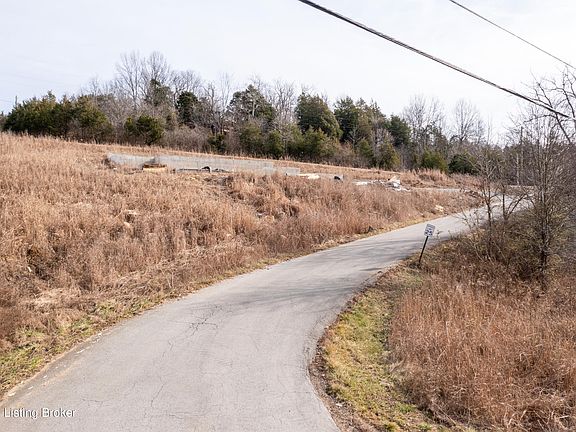 5th image of 162 Hollow Hills Rd