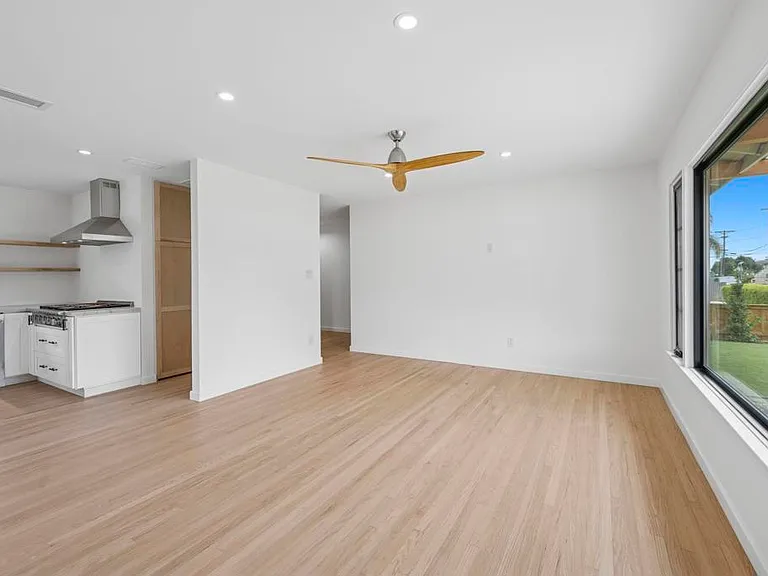 1061 Buena Vista Way — Photo 12