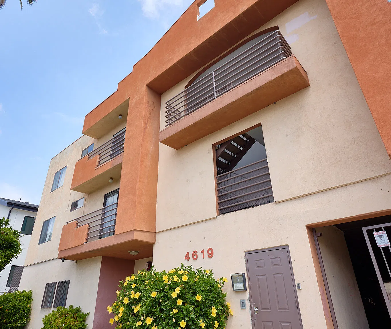2 bed, 800 sqft, $1,995 — Photo 3