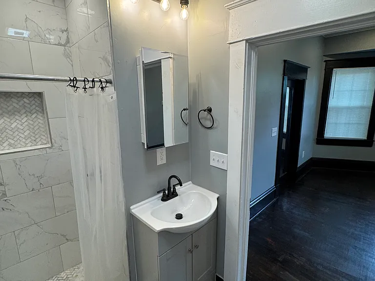 2112 S Main St #1 — Photo 16