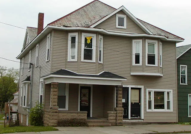 565 E Main St