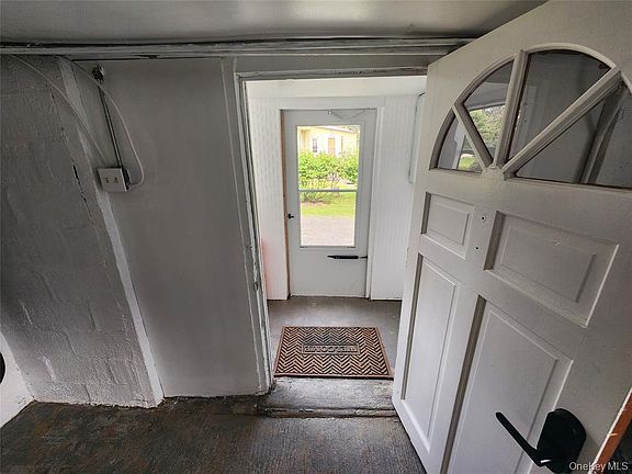 3rd image of 16 Ardmore St APT B